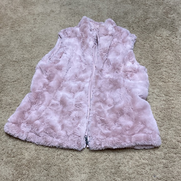 Unbranded pink puffer vest - Picture 3 of 7